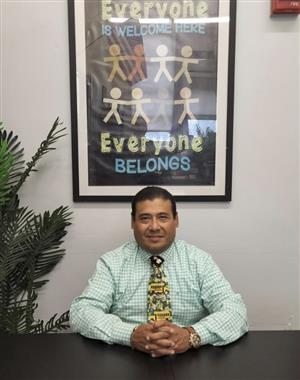 Principal Dr. Robert Vicuna